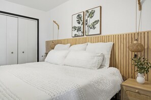 3 bedrooms, free WiFi, bed sheets - Bay Breeze Escape • Waterfront • Sleeps 9 (Corpus Christi)