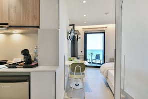 Classic Studio, Balcony, Beach View | In-room safe, desk, laptop workspace, blackout curtains - OH Suites Paseo de las Canteras 58 (Las Palmas de Gran Canaria)