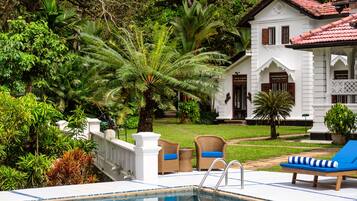 Kolam renang outdoor