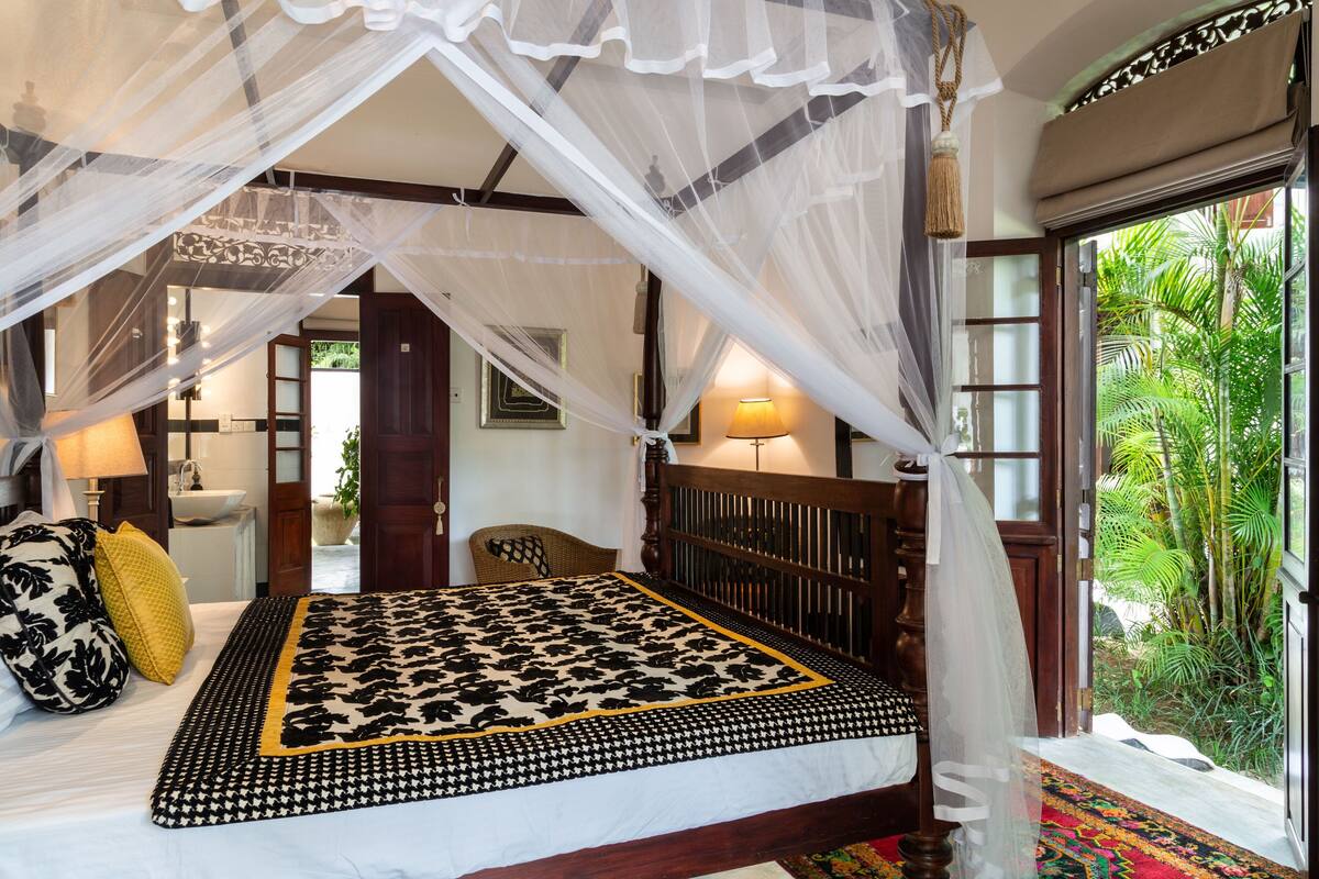 Superior Double Room, Pool View | Peti besi dalam bilik, meja, ruang kerja komputer riba, Wi-fi percuma 