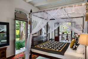 Habitación doble superior, vistas a la piscina