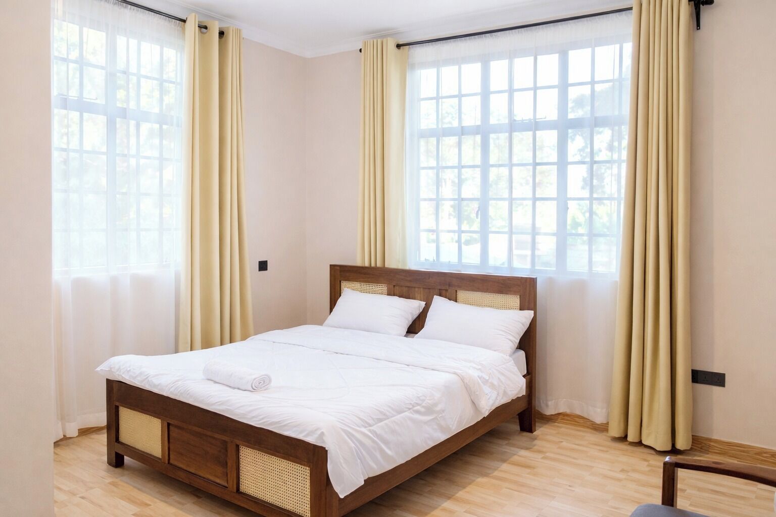 3 bedrooms, iron/ironing board, free WiFi, bed sheets
