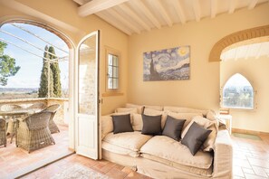 Unclassified image, 4 of 35, button