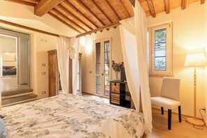 4 室のベッドルーム、アイロン / アイロン台、インターネット、ベッドシーツ