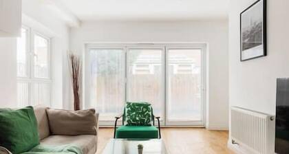 New! Bright 2BR Flat with Patio