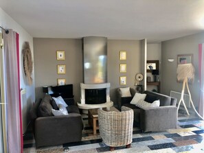 TV, fireplace, ping pong - Panoramic Sea View Villa – Heated Pool (Coti-Chiavari)