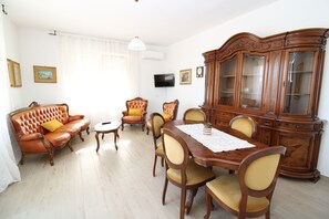 Dining - Chiara House for your vacation in Sardinia (Siniscola)