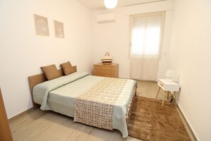 3 bedrooms, Internet, bed sheets - Chiara House for your vacation in Sardinia (Siniscola)