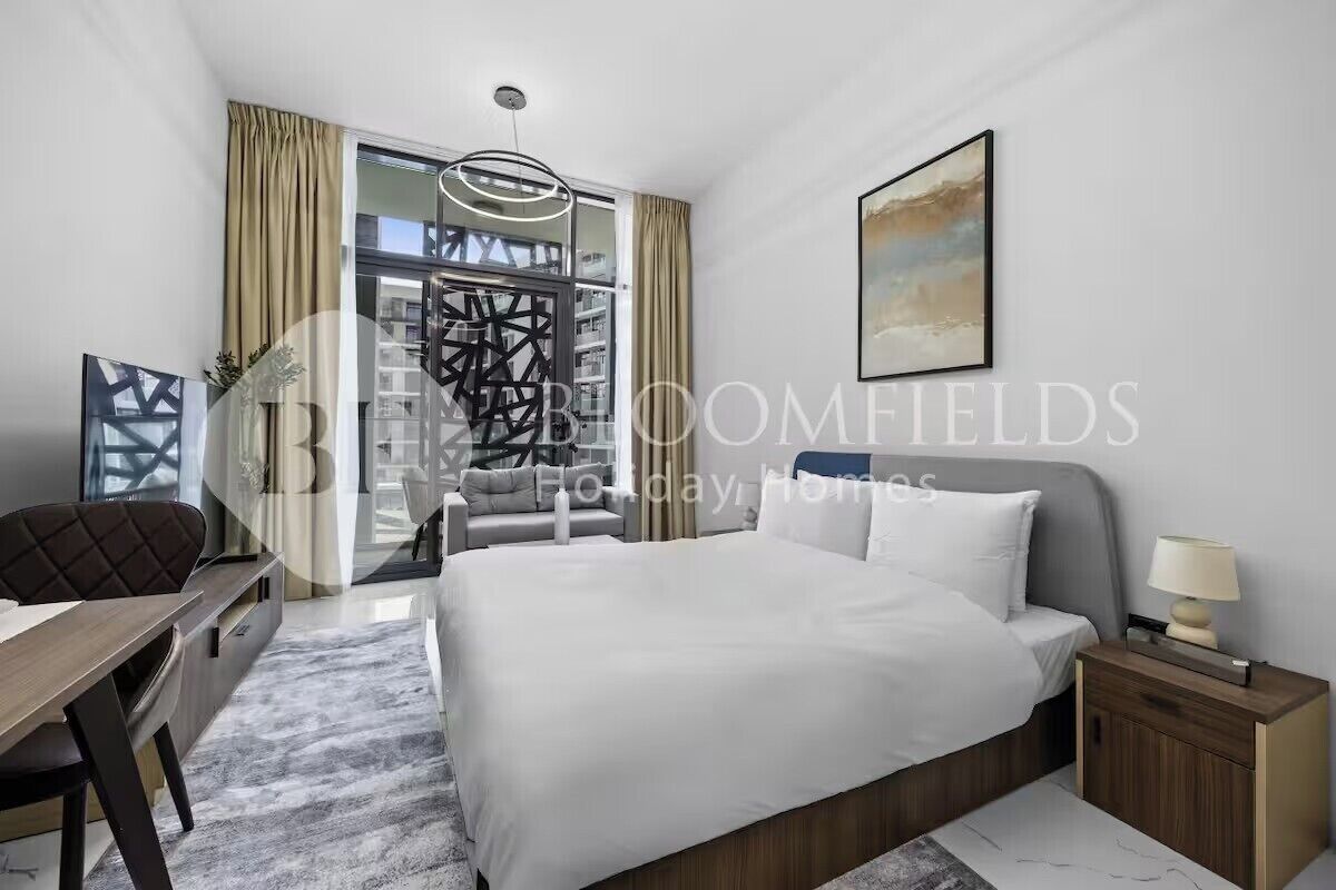 Appartement, balkon, uitzicht op zwembad | Een strijkplank/strijkijzer, gratis wifi