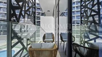 Apartamento, balcón, vistas a la piscina