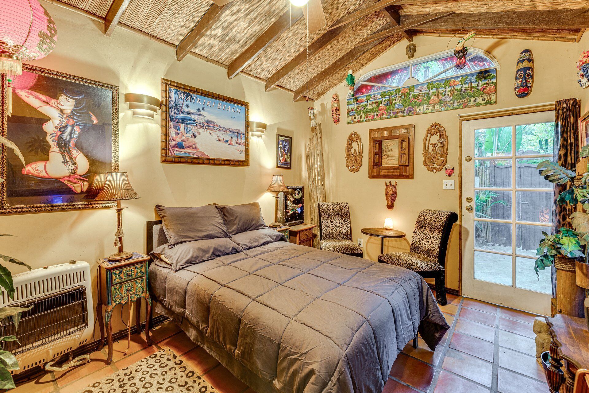 Iron/ironing board, internet, bed sheets