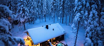 Lovely cottage with private outdoor jacuzzi