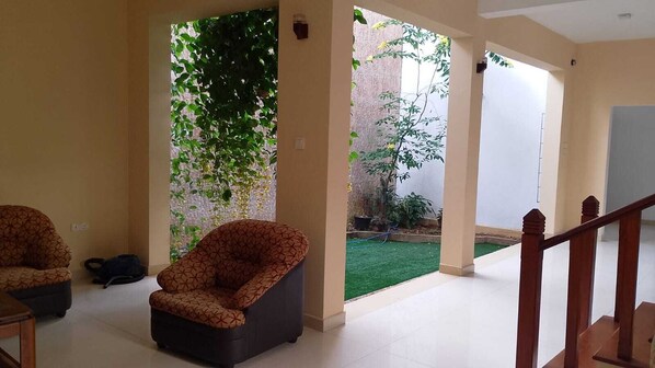 Unclassified image, 1 of 19, button