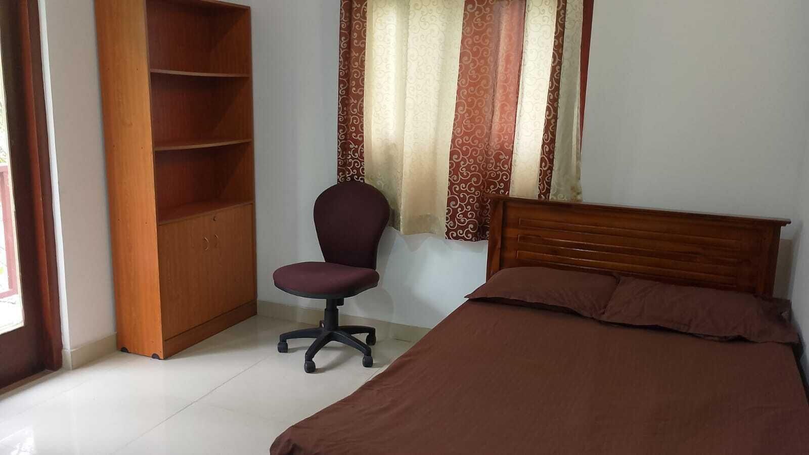 4 Schlafzimmer, Bügeleisen/Bügelbrett, WLAN