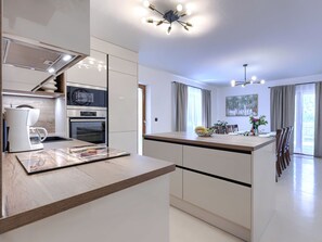 Fridge, oven, dishwasher, cookware/dishes/utensils - Villa Križanci by Interhome (Rovinj/Žminj)