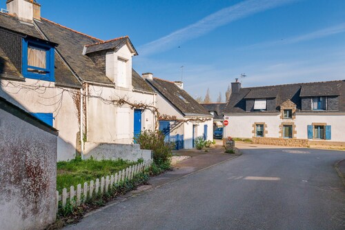 Guest Room "Chez René et Christine - Room 1" with Wi-Fi
