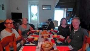 Unclassified image, 2 of 14, button