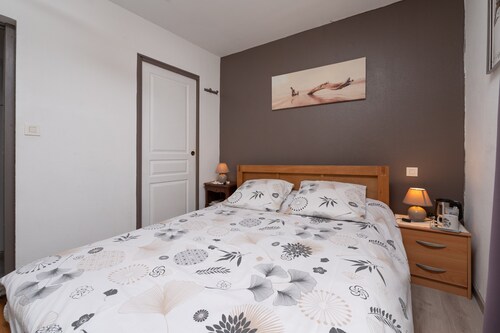 Gästezimmer „Chez René et Christine – Zimmer 3“ mit WLAN