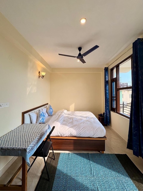 Deluxe Double Room, Balcony, Mountain View | Free WiFi