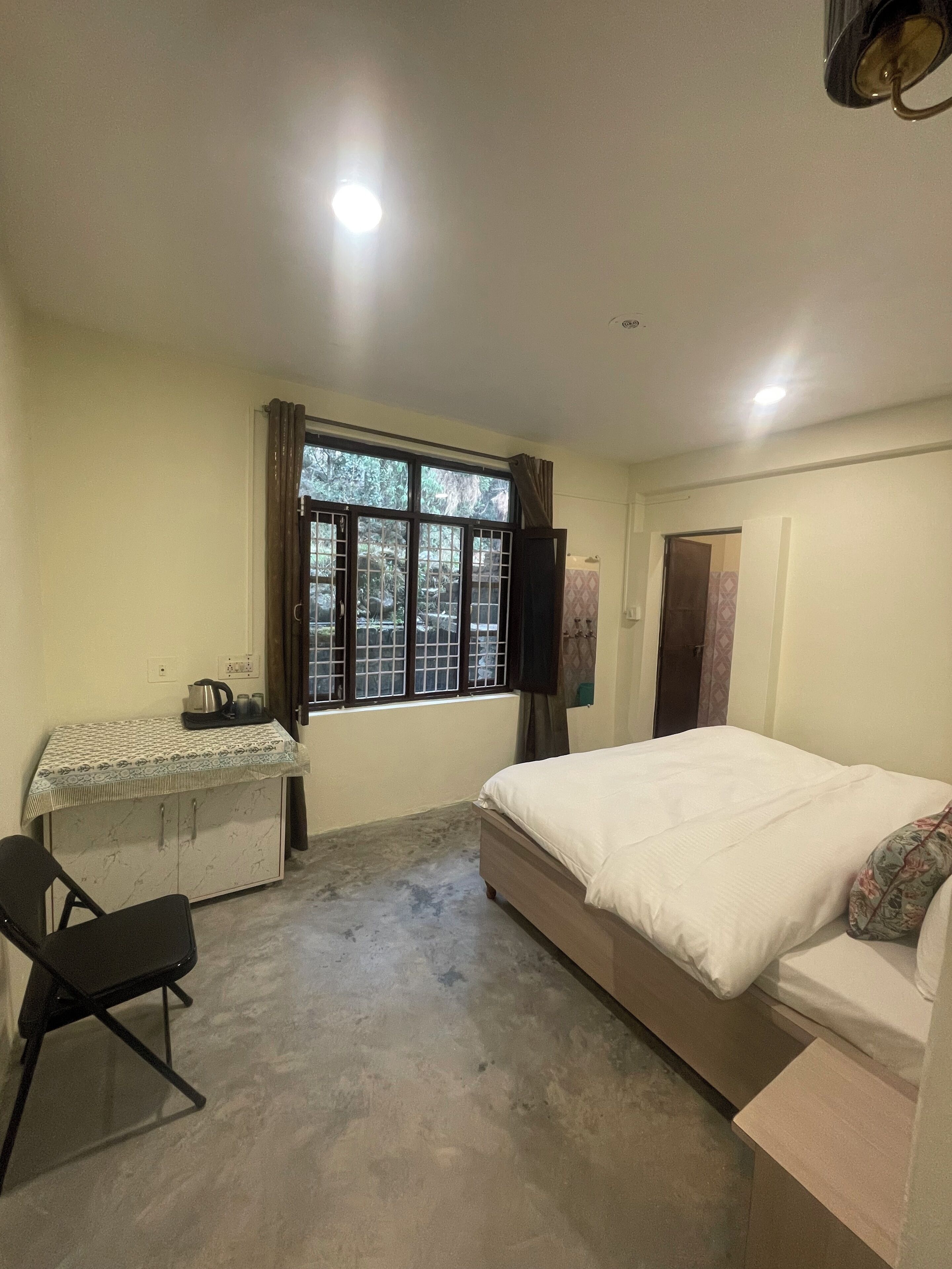 Basic Double Room | Free WiFi