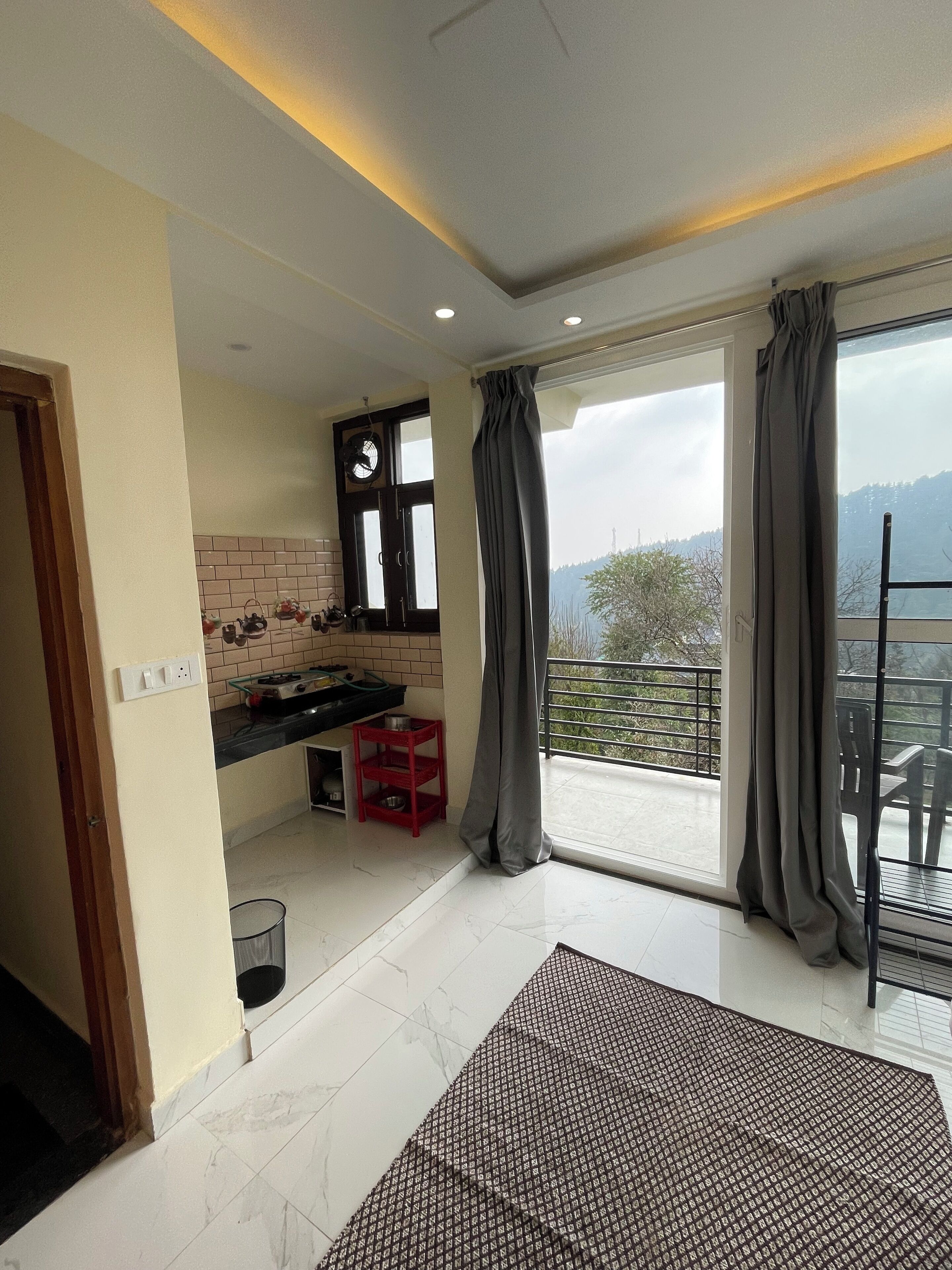 Classic Studio, Valley View