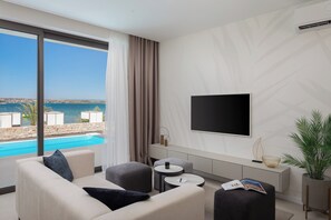 Living area - The Palms Resort Villa Beach Three with Pool (Tkon)