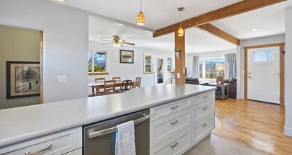 This sunny farmhouse boasts plenty of space for gathering and enjoying all Missoula and the surrounding area has to offer. Whether it's the local charm of downtown or Montana's outdoors you're looking to enjoy it's the perfect homebase.