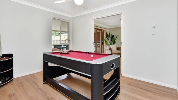 Unclassified image, 1 of 44, button - ChrisTony 3 Bdrm Waterfrnt Cottage (Lake Munmorah)