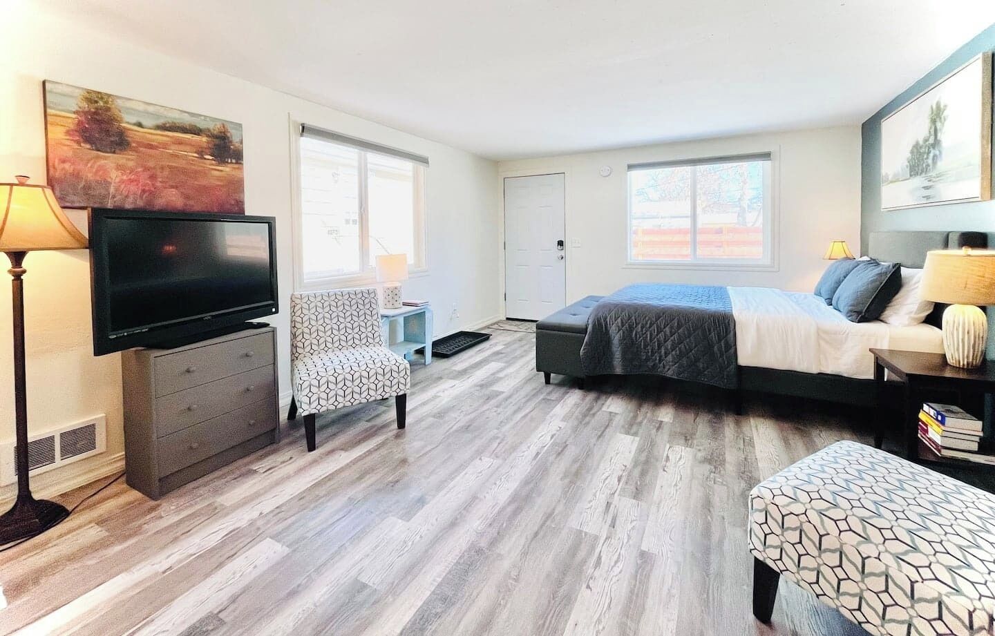Iron/ironing board, free WiFi, bed sheets