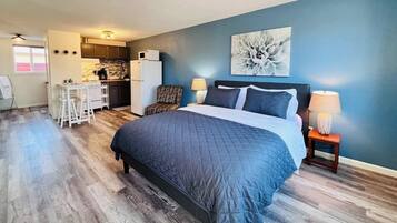 Iron/ironing board, free WiFi, bed sheets