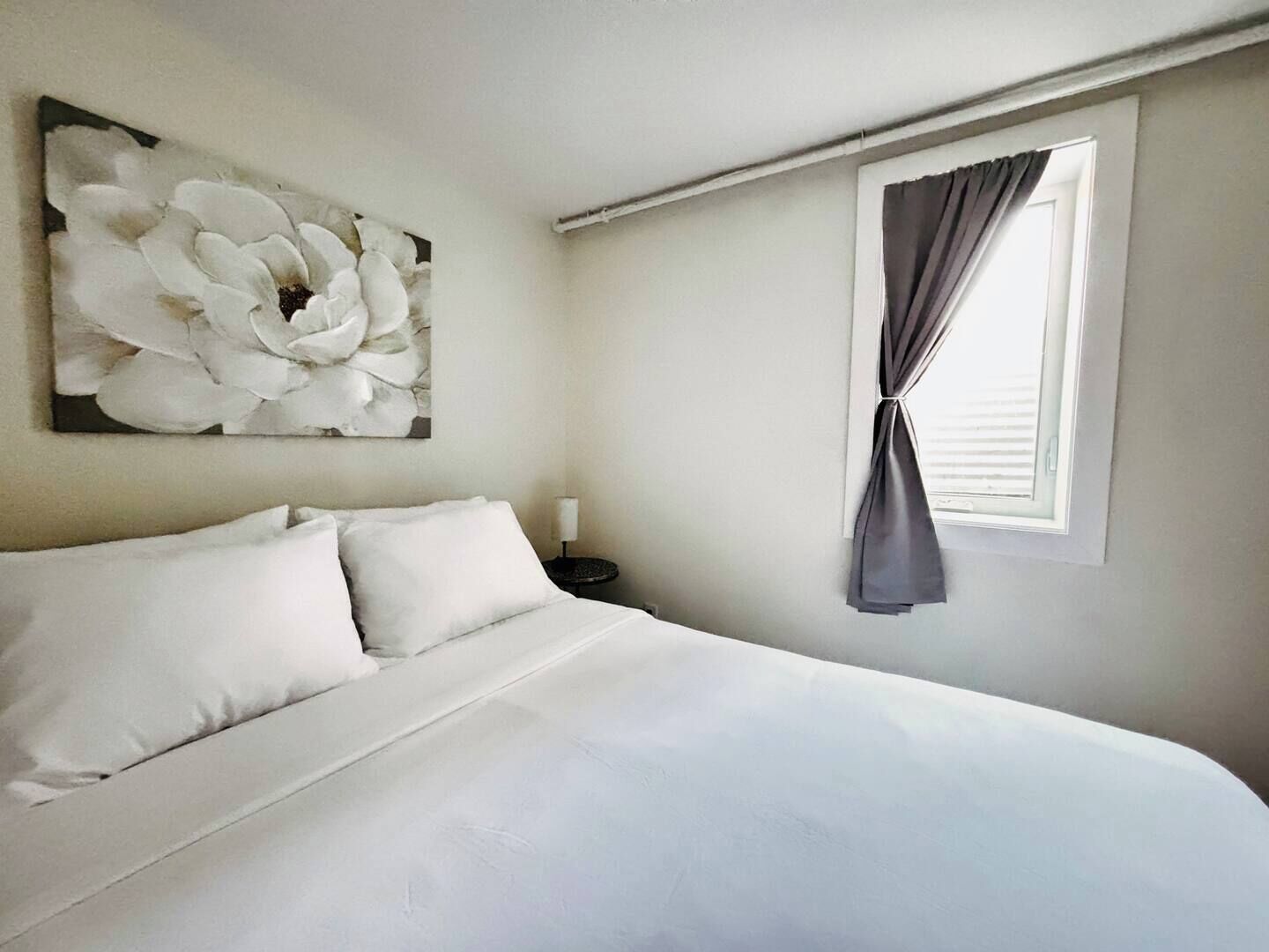 Iron/ironing board, free WiFi, bed sheets