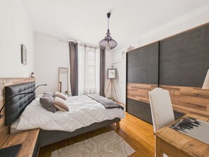 2 bedrooms, free WiFi - House for 4 with terrace - Montignac town centre (Montignac)