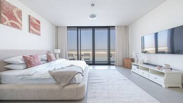 5 bedrooms, in-room safe, iron/ironing board, free WiFi
