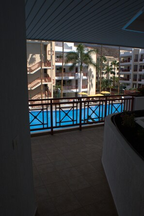 Luokittelematon kuva, 3 kautta 12, painike