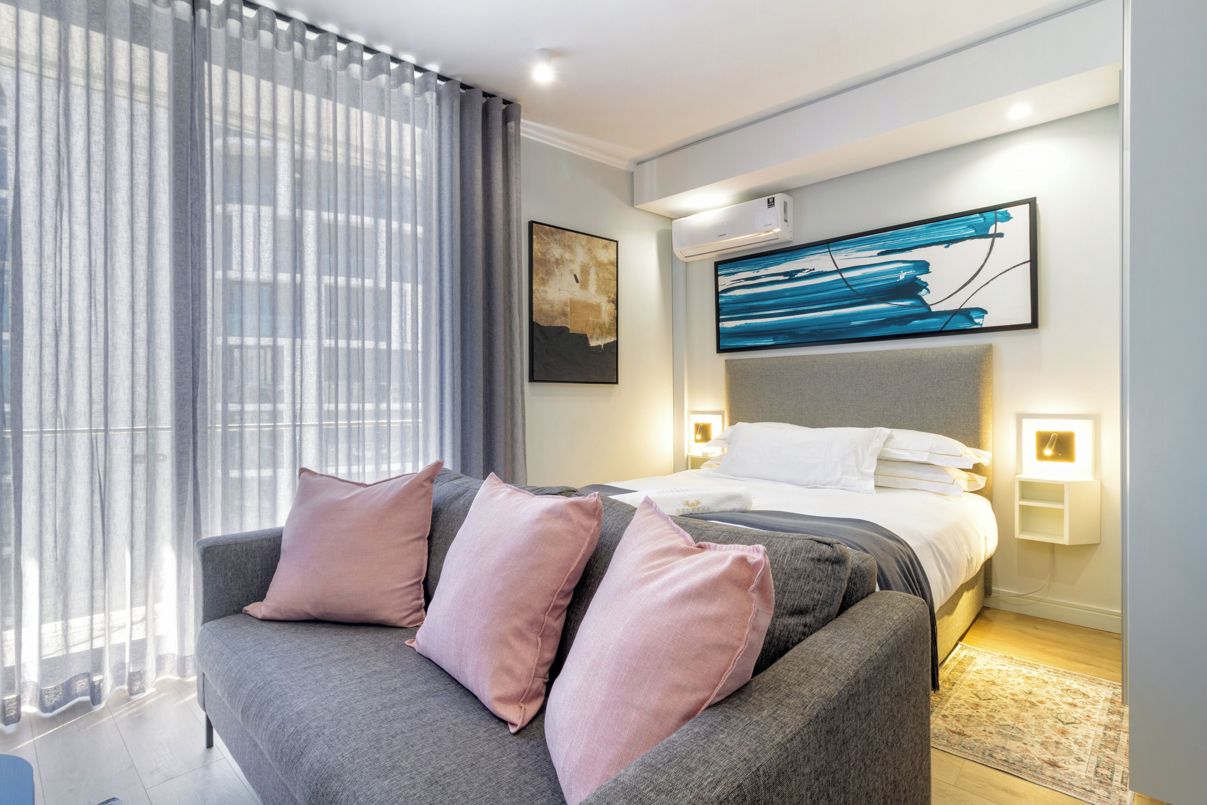 Deluxe Studio Suite, Balcony, Mountain View | Laptop workspace, blackout curtains, free WiFi
