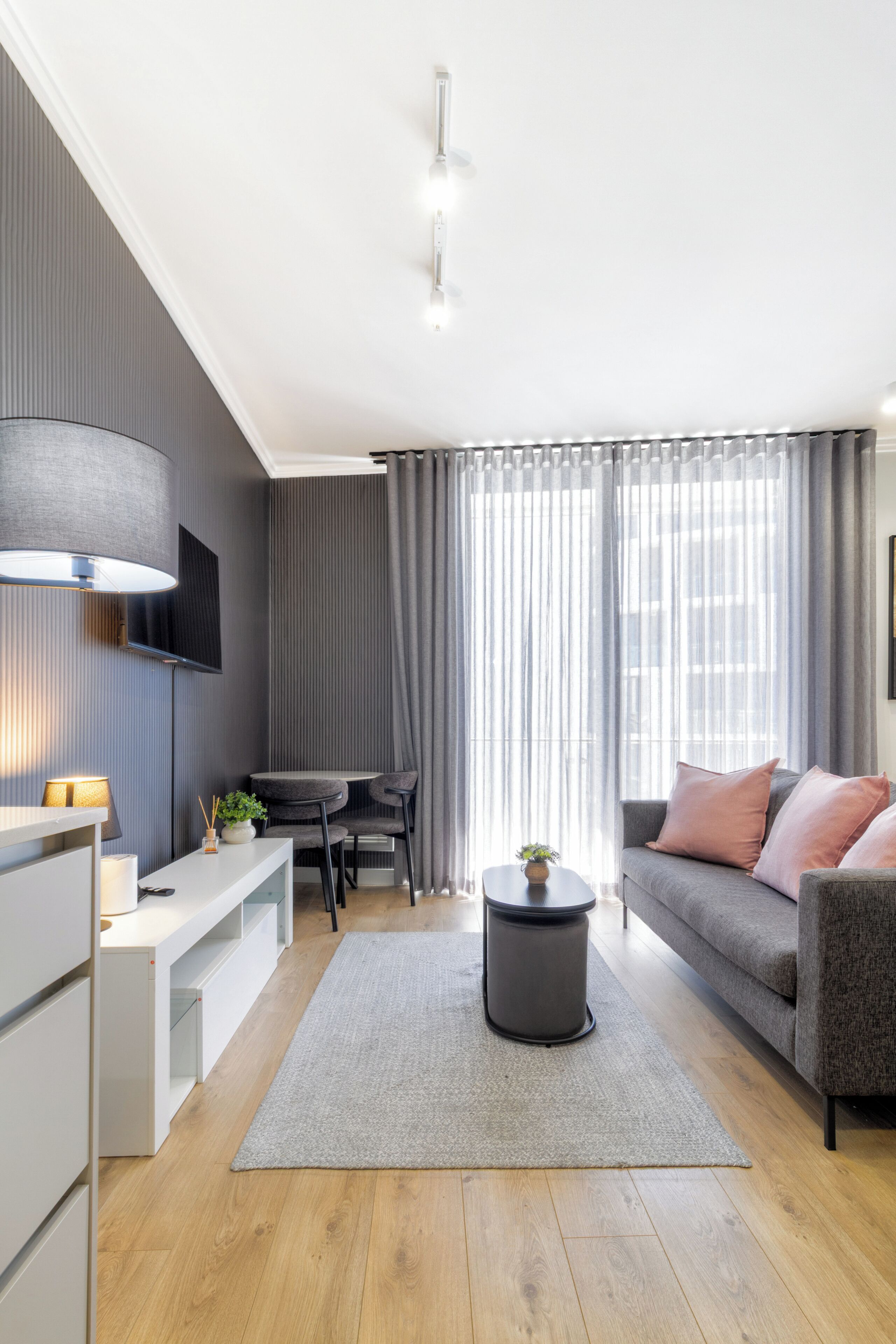 Deluxe Studio Suite, Balcony, Mountain View | Laptop workspace, blackout curtains, free WiFi
