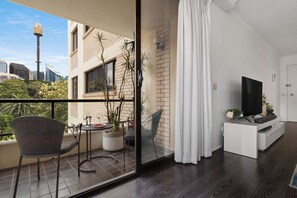 Interior - City Fringe Escape – 2BR Apartment with Pool, Parking & Hyde Park Views (Woolloomooloo)