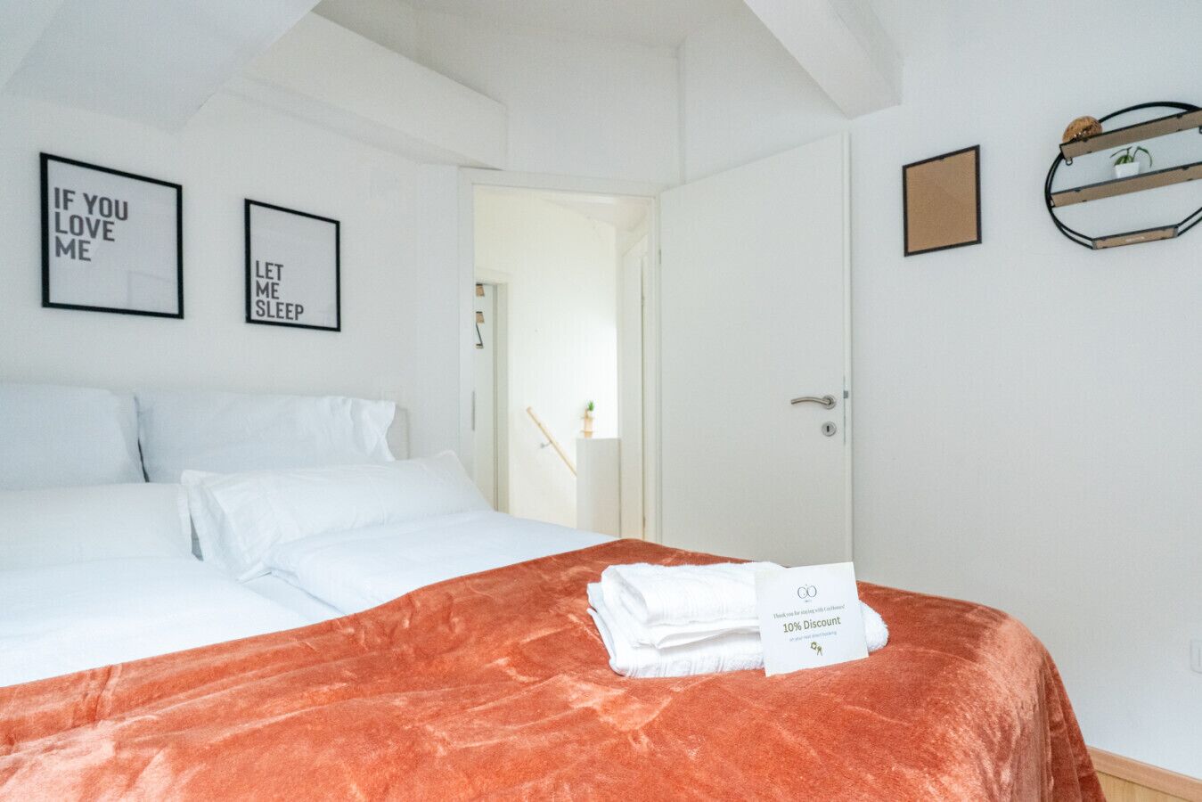 3 Schlafzimmer, Schreibtisch, Bügeleisen/Bügelbrett, Reisekinderbett