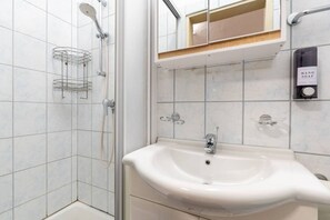 Hair dryer - Quiet Studio • 2 Single Beds • Central • Netflix (Leoben)