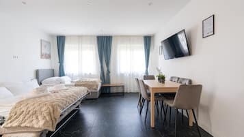 Desk, iron/ironing board, WiFi, bed sheets