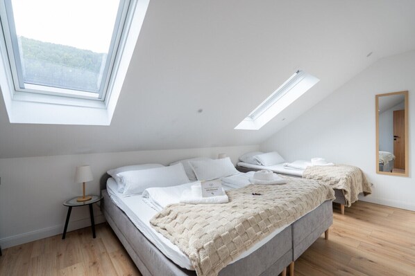 Unclassified image, 1 of 66, button - 65m² • 6 Guests • Self Check-in • Free Parking (Purkersdorf)