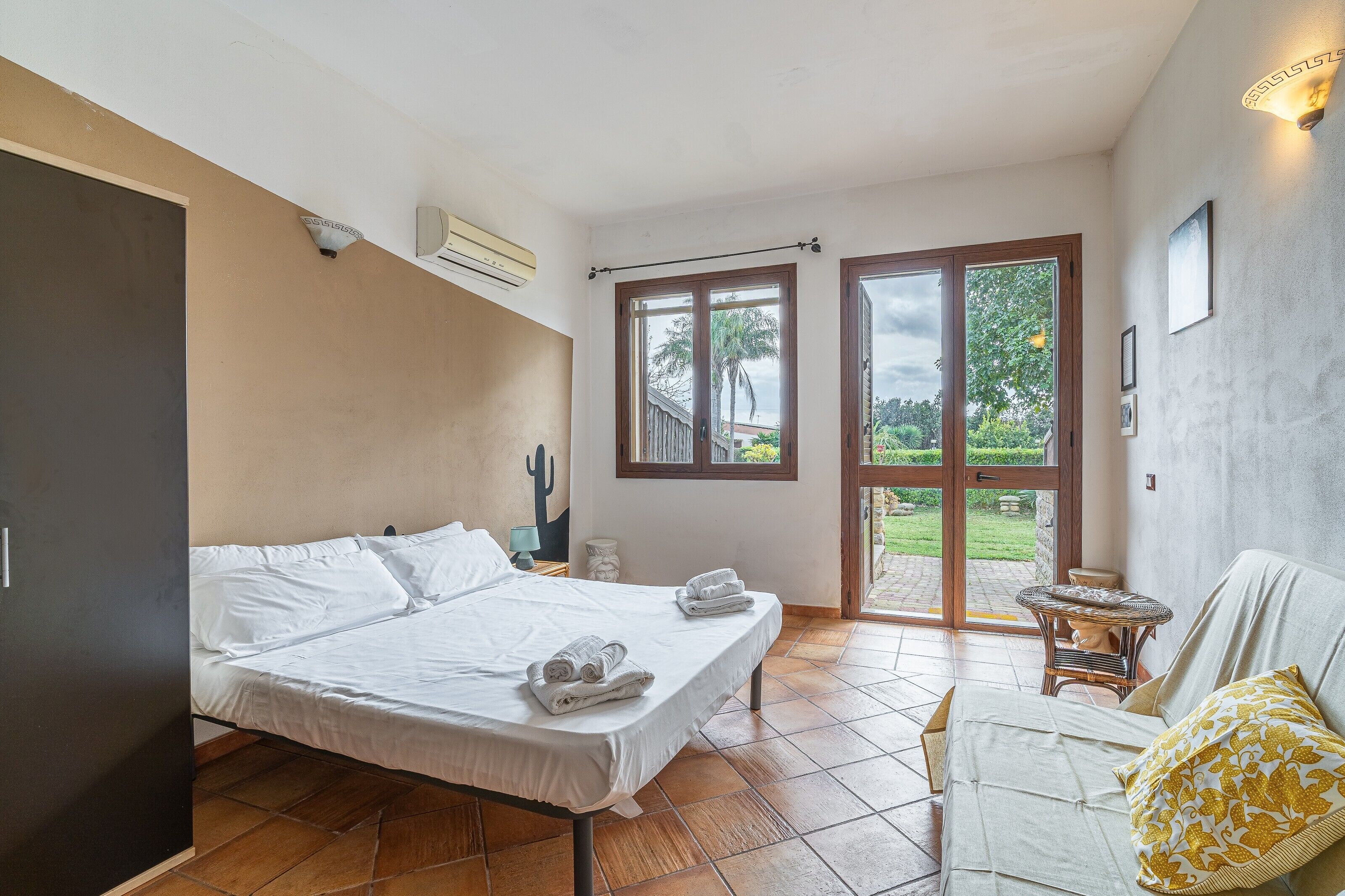 2 bedrooms, WiFi, bed sheets