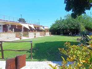 Exterior - Apartment 'Pathos Retreat Quadrupla' with Shared Pool, Wi-Fi and Air Conditioning (Arenella)