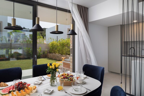 Unclassified image, 1 of 17, button