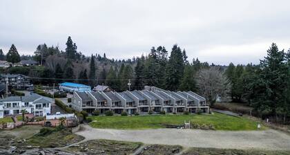 #201 Lower Garden View Suite at Shorewater Resort, Qualicum Beach