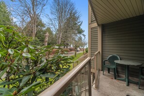 Property grounds - #201 Lower Garden View Suite at Shorewater Resort, Qualicum Beach (Qualicum Beach)
