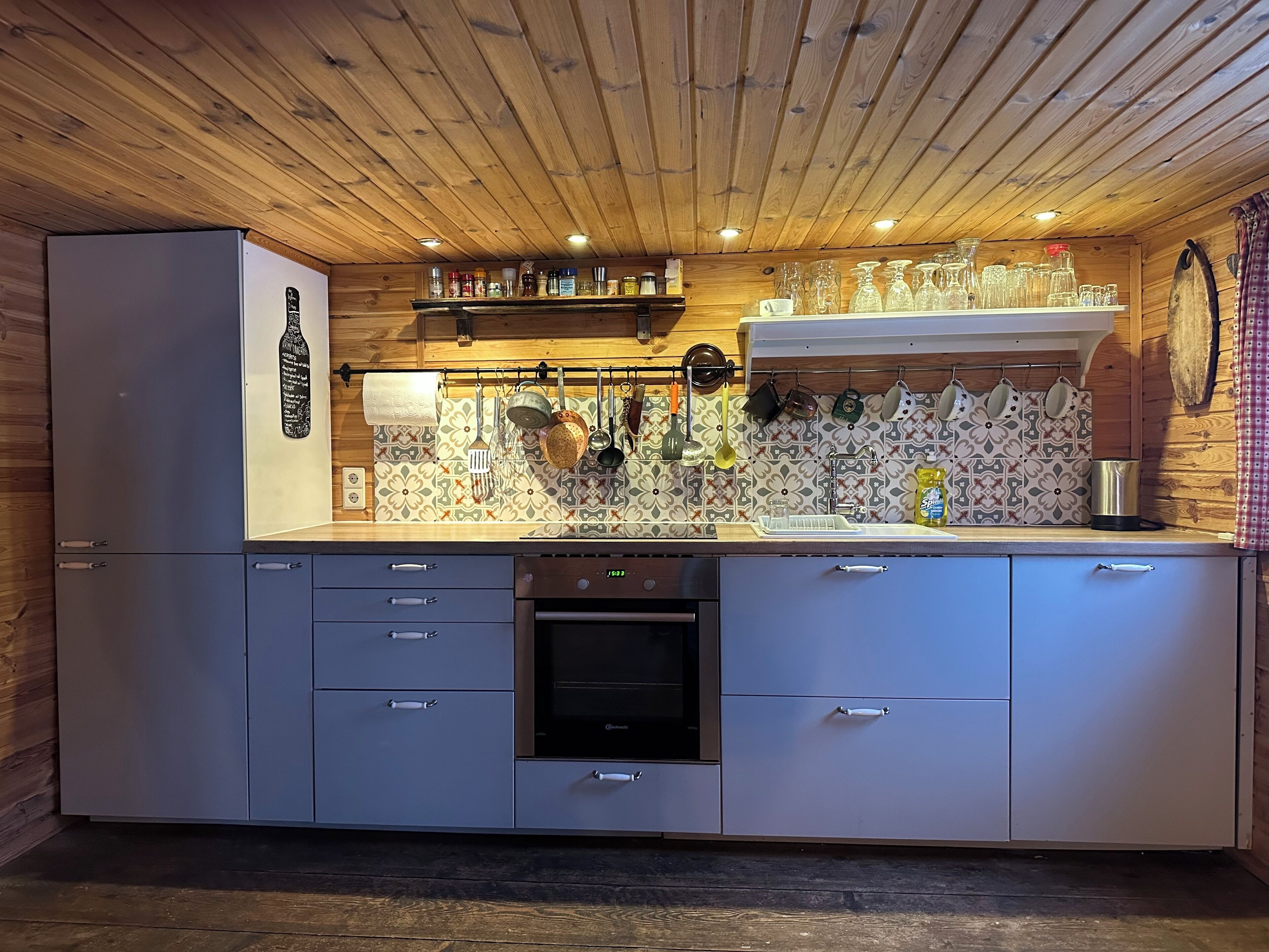 Kühlschrank, Ofen, Herdplatte, Geschirrspüler