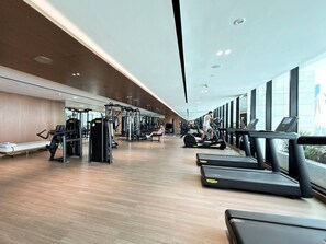 Fitness facility - Chic Studio w/ Private Jacuzzi / Cold Plunge / Gym (Dubai)