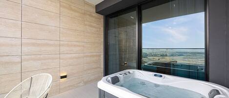 Tina de hidromasaje interior