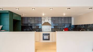 Villa, 5 Bedrooms, Smoking, Private Pool | Interior